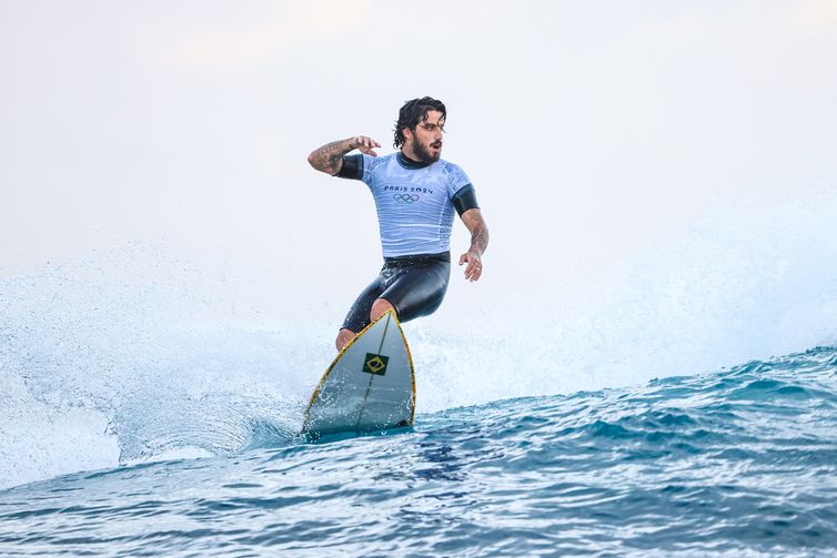 William Lucas/COB/Direitos Reservados 2024.07.21 - Jogos Olímpicos Paris 2024 - Surf - Treino da delegação brasileira de surf no Taiti. Na foto o atleta Filipe Toledo. Foto: William Lucas/COB