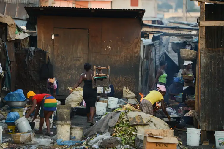 Marcello Casal/Agência Brasil População haitiana sofre com a fome