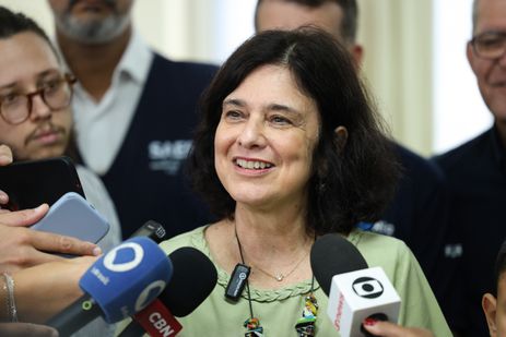 Tomaz Silva/Agência Brasil Rio de Janeiro (RJ), 17/01/2025 – A ministra da Saúde, Nísia Trindade fala após visita ao Hospital Federal de Bonsucesso, na zona norte do Rio de Janeiro. Foto: Tomaz Silva/Agência Brasil