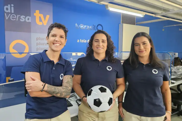 Fernando Chaves/Divulgação/EBC Rachel Motta, Luciana Zogaib e renda Balbi - comentaristas de futebol - 2025