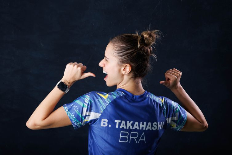 Bruna Takahashi - tênis de mesa 
