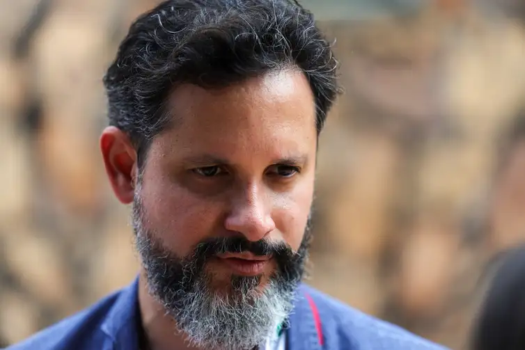 Brasília, DF  21/03/2026 - O gerente de atenção à saúde do Hospital Universitário de Brasília (HUB), Rodolfo Lira, fala com a   Agência Brasil. Foto: Fabio Rodrigues-Pozzebom/ Agência Brasil