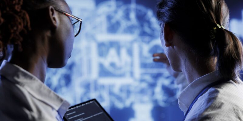 Cartilha orienta médicos e instituições sobre uso de IA na