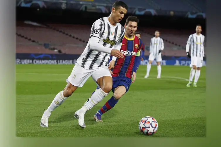 Cristiano Ronaldo e Lionel Messi durante partida Juventus x Barcelona