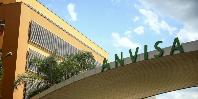 Anvisa proíbe plataforma de consulta online e entrega de medicamento