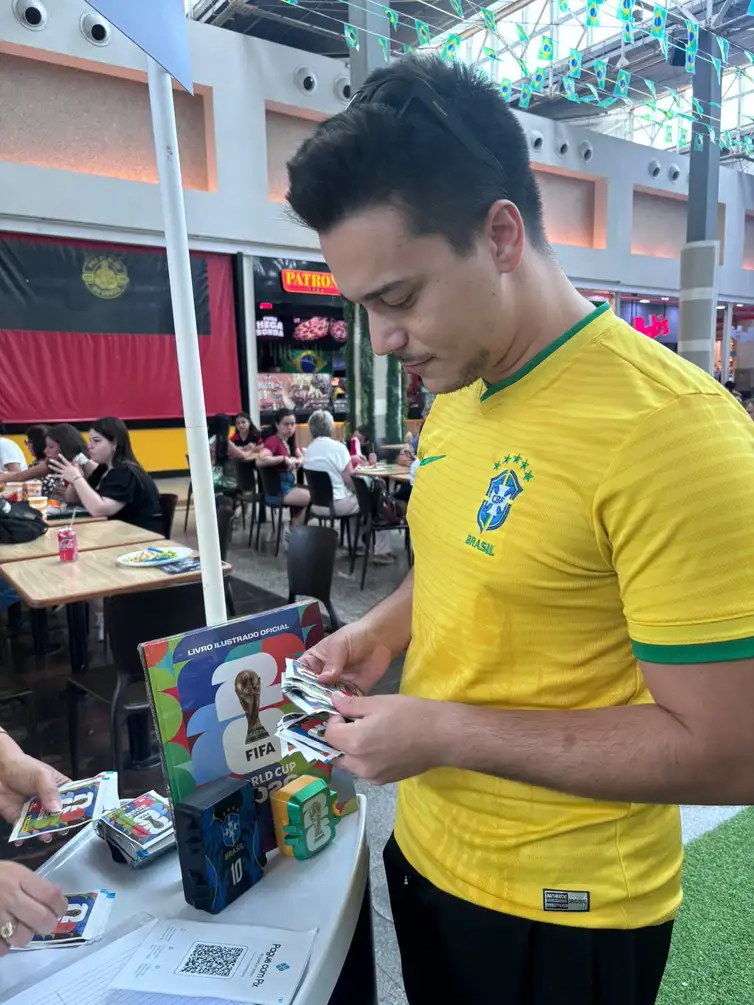 Acervo Pessoal/Lucas Pinheiro Lucas Antonio Pinheiro, colecionador, álbum de figurinhas, Copa 2026