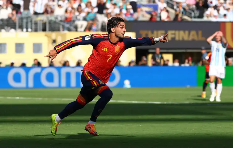 REUTERS/Kai Pfaffenbach/Proibida reprodução Soccer Football - FIFA World Cup 2026 - Final - Spain v Argentina - New York/New Jersey Stadium, East Rutherford, New Jersey, U.S. - July 19, 2026 Spain's Ferran Torres celebrates scoring their first goal REUTERS/Kai Pfaffenbach